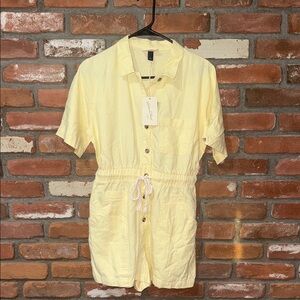Universal Thread Cream Button-Up Shirt